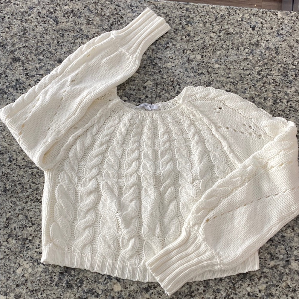 NWOT Cable Knit Cropped Sweater